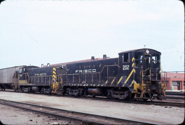 VO-1000m Units 202 and 204 at Springfield, Missouri in September 1978 (Neil Shankweiler)