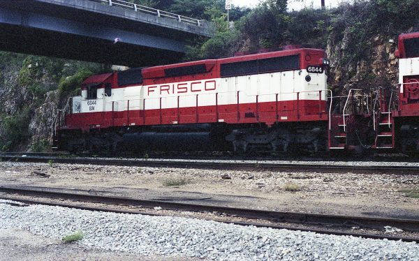 SD40-2 6844 (Frisco 954) at Thayer, Missouri on August 29, 1981 (R.R. Taylor)