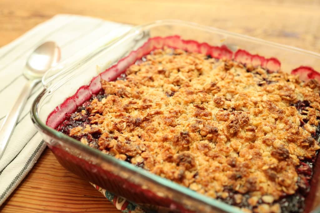 baked blackberry crisp