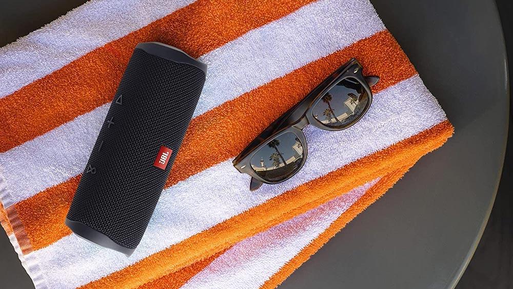 JBL Flip 5 outdoors