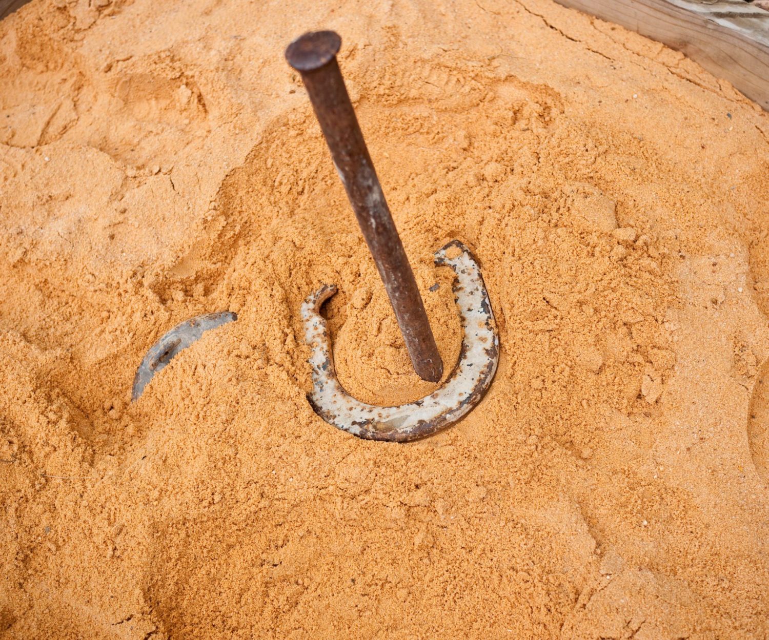 Did you ever learn how to play horseshoes? Let www.GameOnFamily.com teach you the horseshoes rules for this classic outdoor game. Game on!