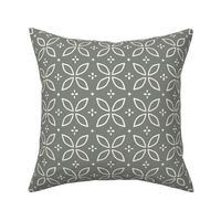 Ursella Four-petaled quatrefoil, sf pewter gray, 3 inch