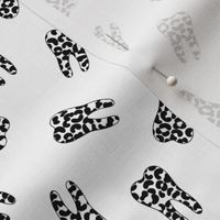 Leopard Dental Teeth - Black on White