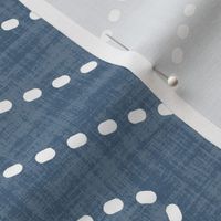 L Ogee With Dotted Lines Forming Teardrop Shapes White On Jeanse Blue