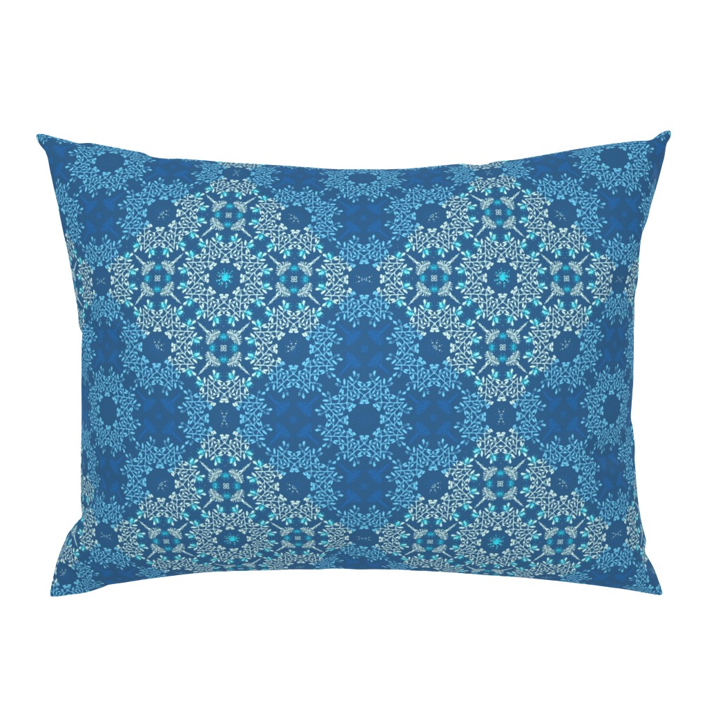 Frosted Mandala Snowflakes blue gradient small