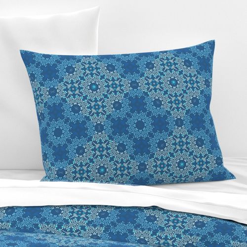 Frosted Mandala Snowflakes blue gradient small