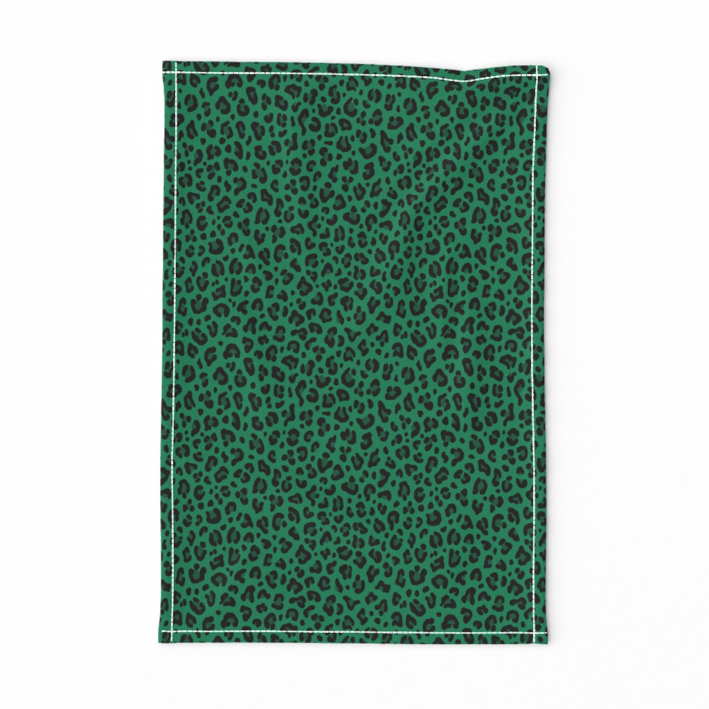 ★ LEOPARD PRINT in GREEN ★ Small Scale / Collection : Leopard spots – Punk Rock Animal Print