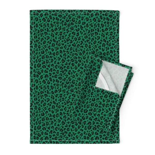 ★ LEOPARD PRINT in GREEN ★ Small Scale / Collection : Leopard spots – Punk Rock Animal Print