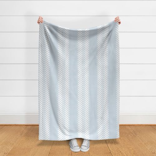 LAUREL LEAF STRIPE ON LIGHT BLUE