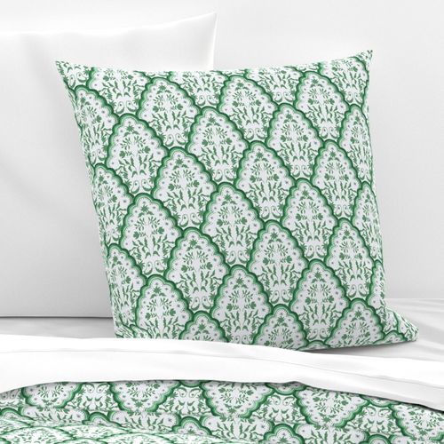 Medium Green & White Scallop Paisley 