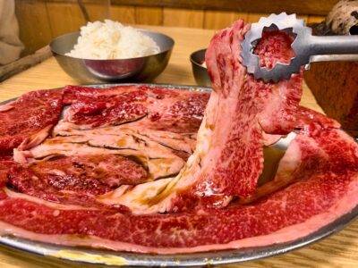 ホルモンまさるの焼肉調理前1