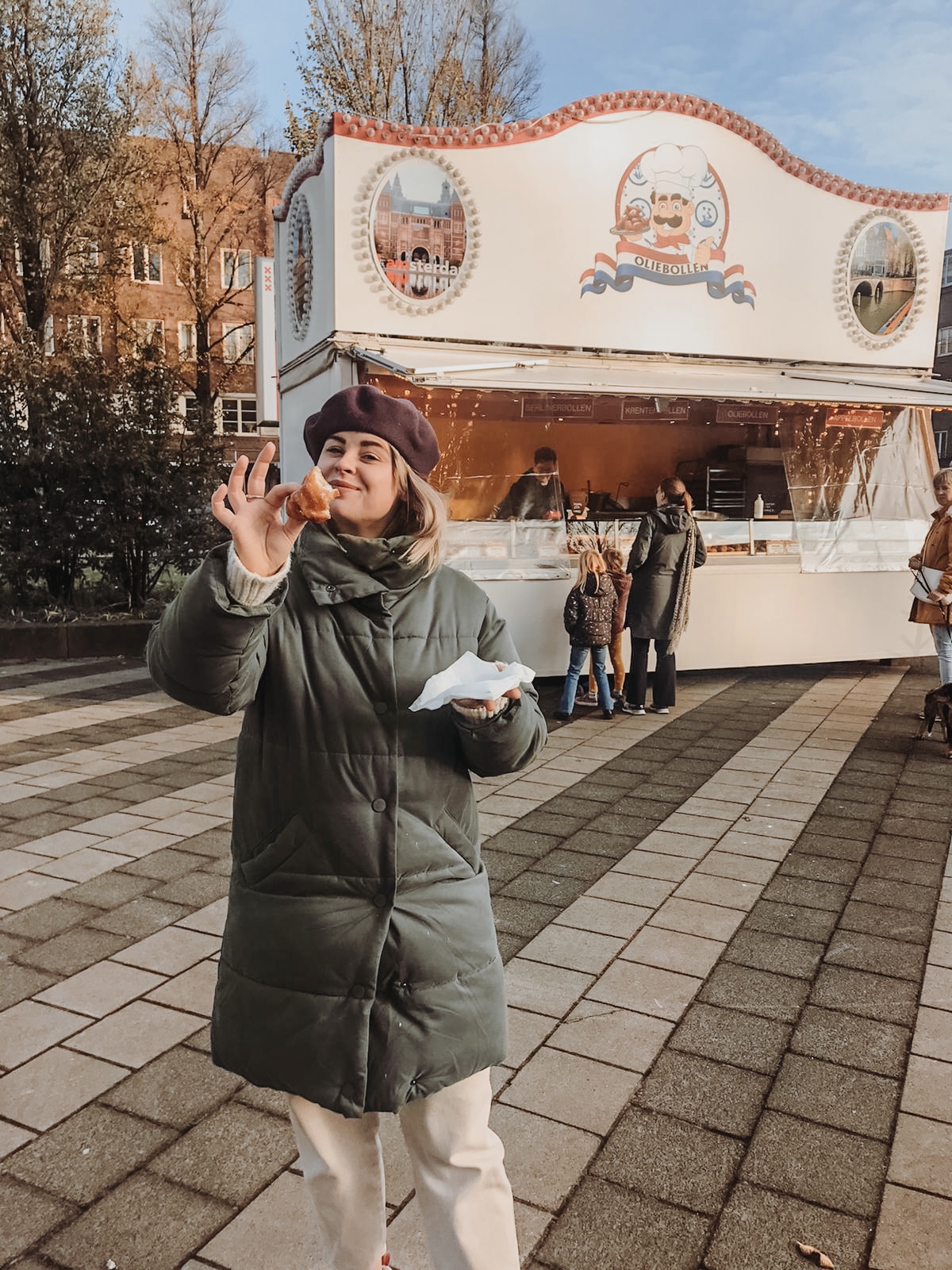 oliebollenkramen amsterdam - oliebollenkraam amsterdam - oliebollen in amsterdam - oliebollen kopen - oliebollenkraam amsterdam west - oliebollenkraam amsterdam zuid - oluebollenkraam mercatorplein