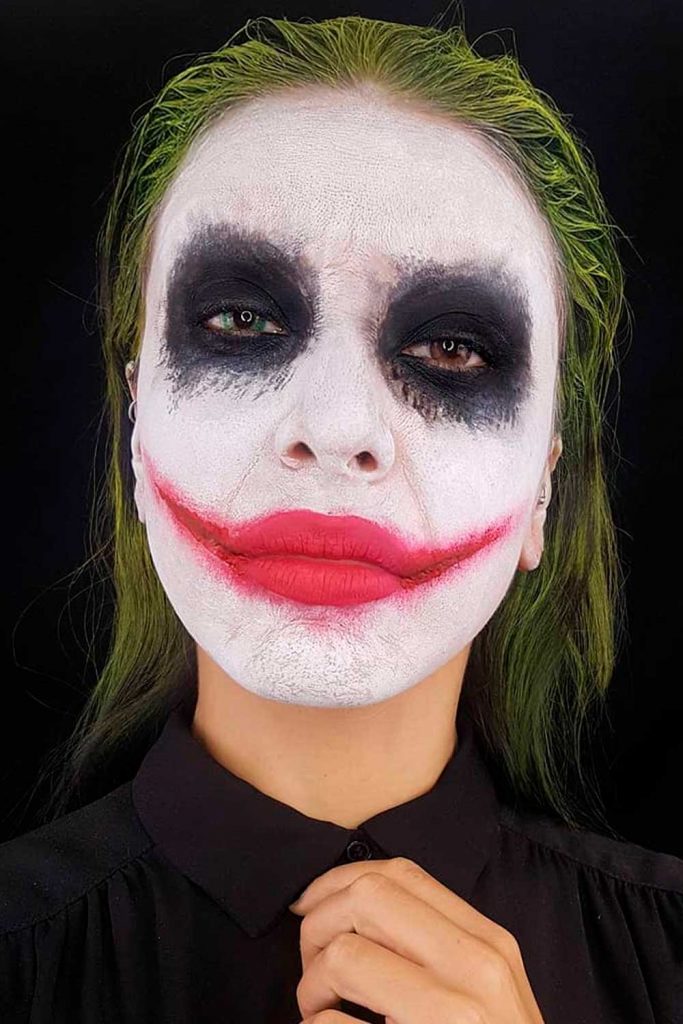 Clown-Styled Pretty Halloween Makeup Ideas