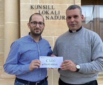 €600 donated to Arka Foundation from Nadur Christmas events