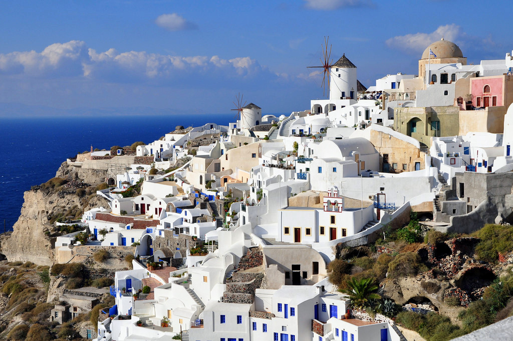 Picturesque Oia - GQ trippin