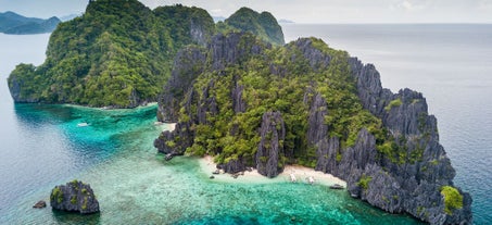 Amazing rock formation at Shimuzu Island, El Nido