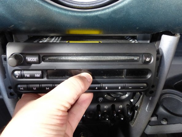 2001-2006 Mini Cooper Radio Replacement (2001, 2002, 2003, 2004, 2005,  2006) - iFixit Repair Guide