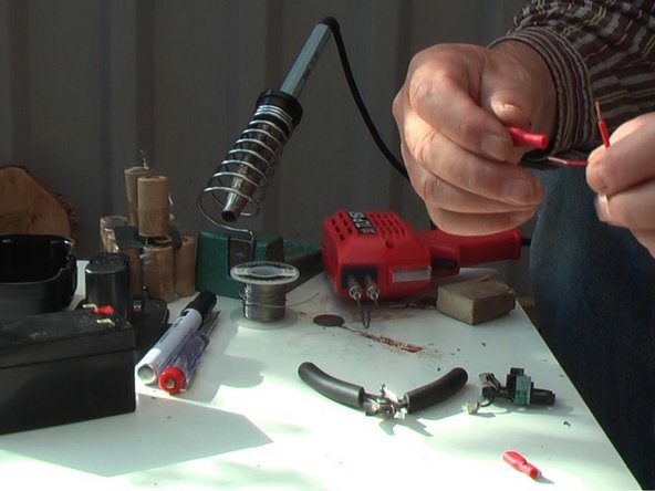 Repairing a Cordless Drill Battery: step 2, image 1 of 3