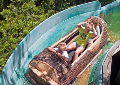 El Aserradero log ride vehicle