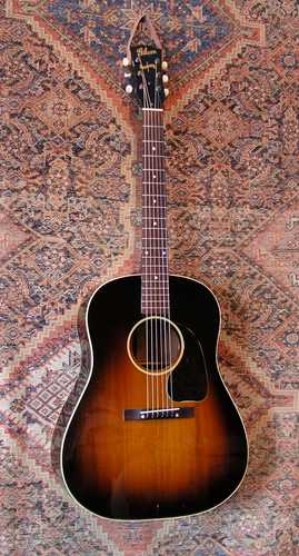 1943 Gibson J-45 Excellent, Original Soft