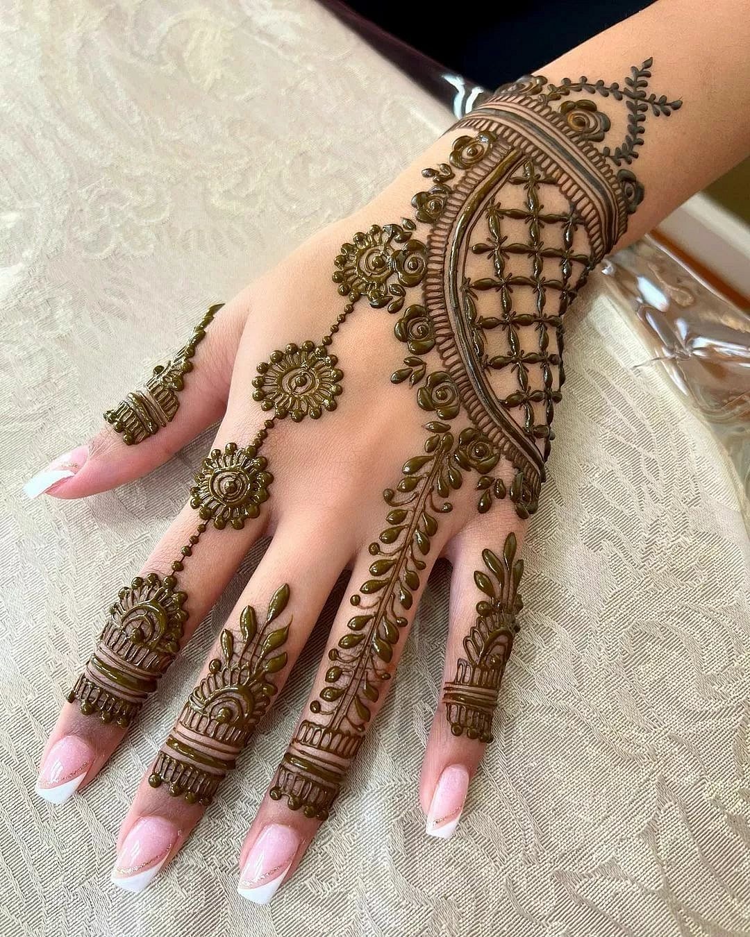 hariyali teej 2022 mehndi design apply mehndi on hariyali teej ...