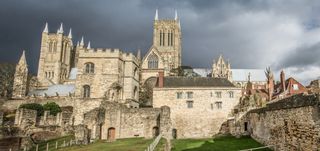 Battlements of Lincoln cathedral - Lincoln