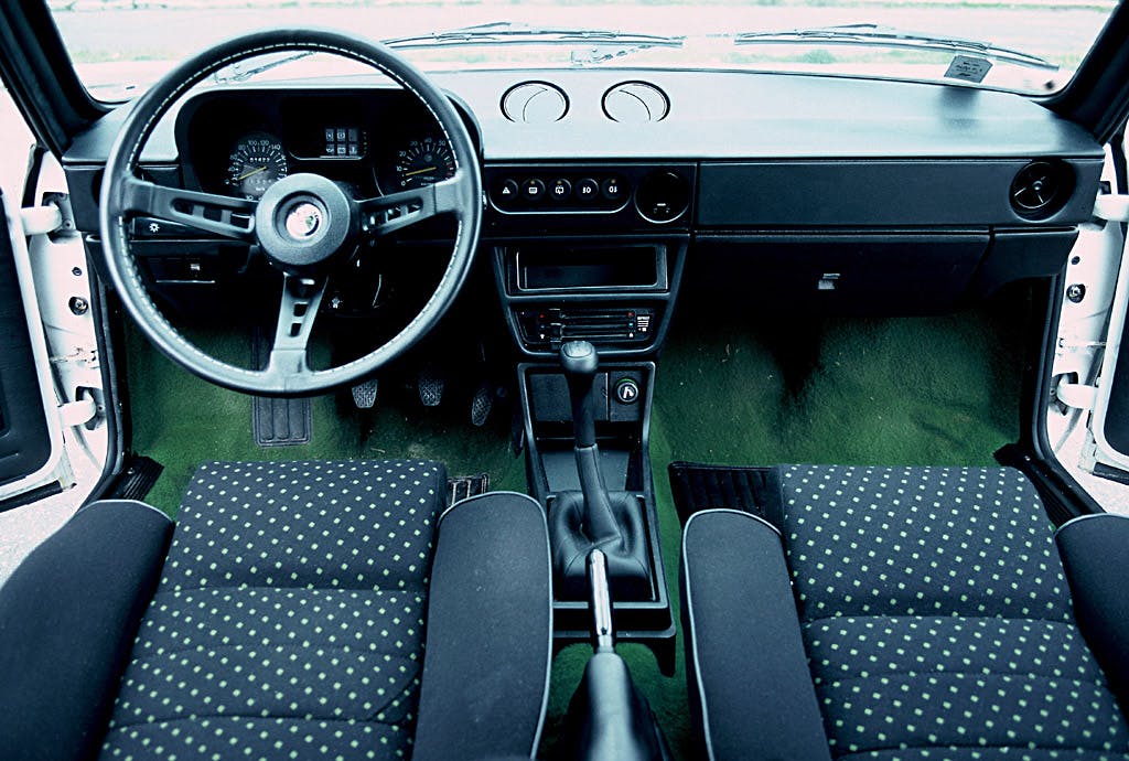 Alfa Romeo alfasud sprint interior