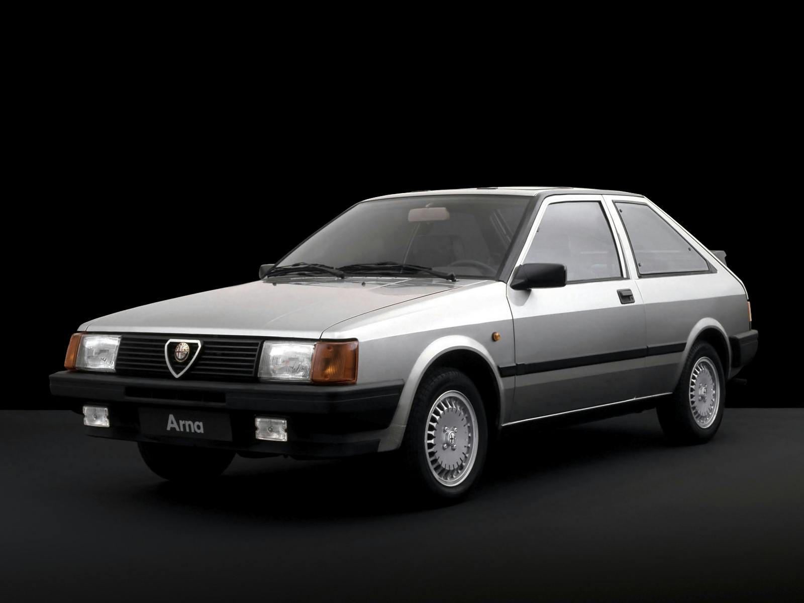 Alfa Romeo arna front three-quarter