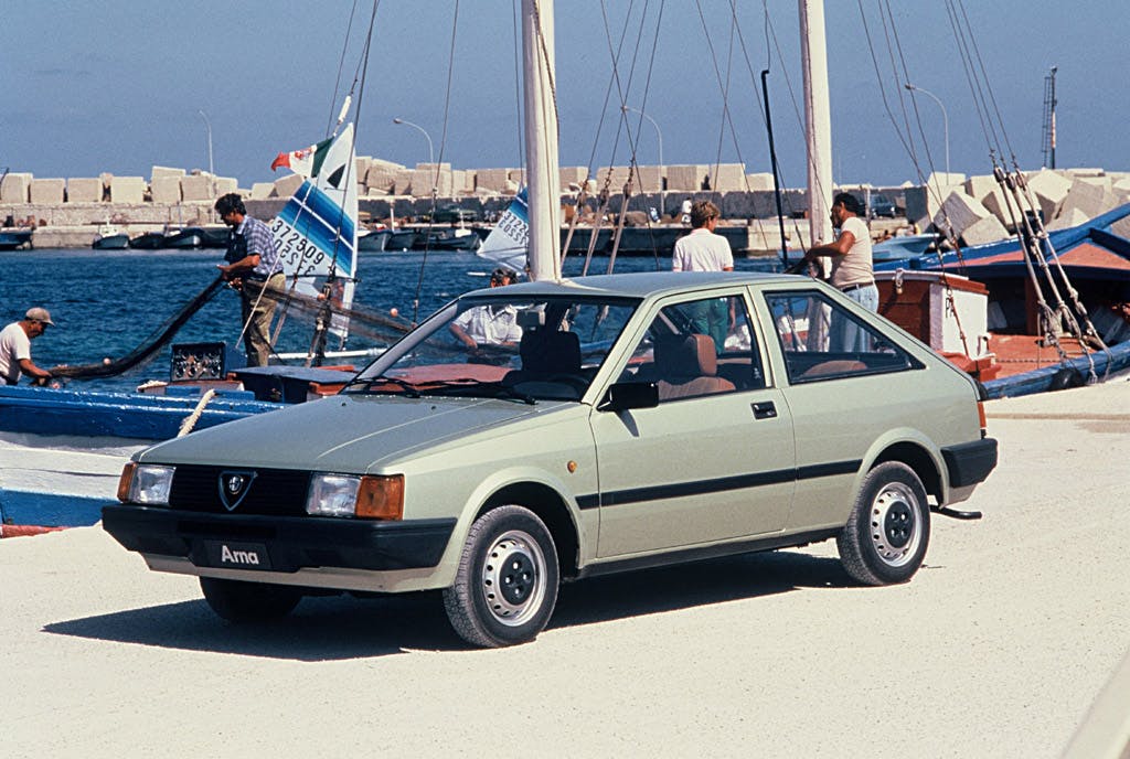 Alfa Romeo arna front three-quarter