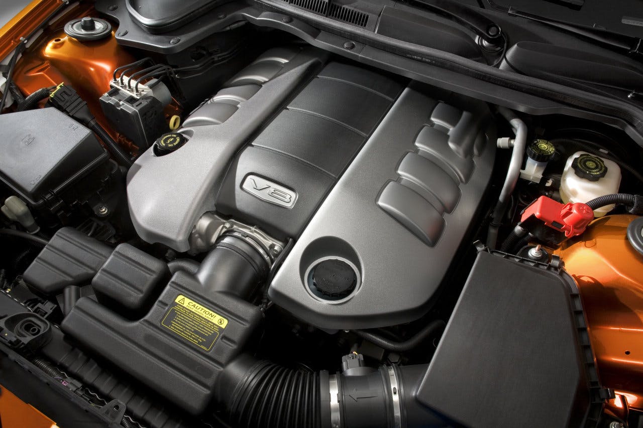 Pontiac G8 engine