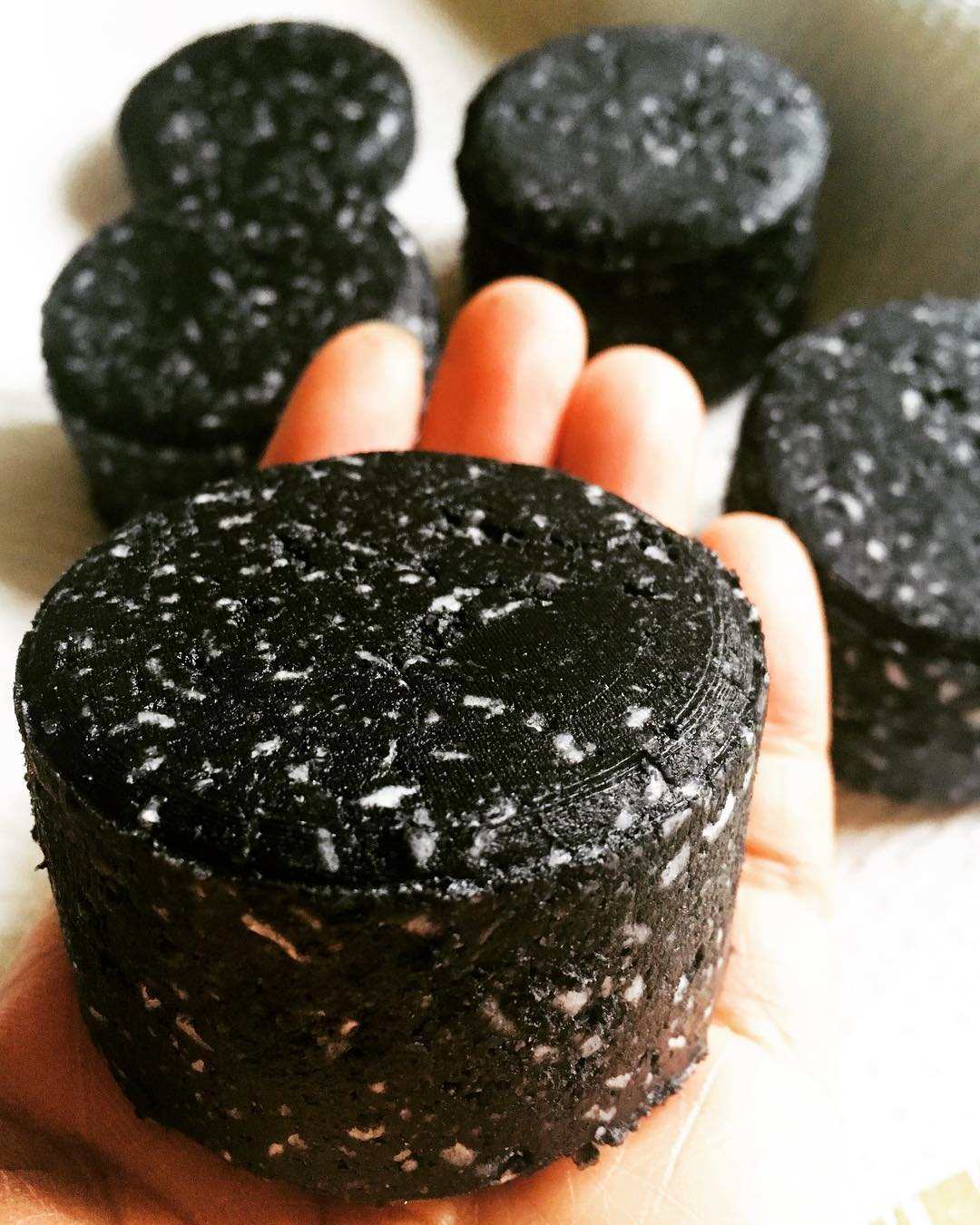 black hair darkening shampoo bar 