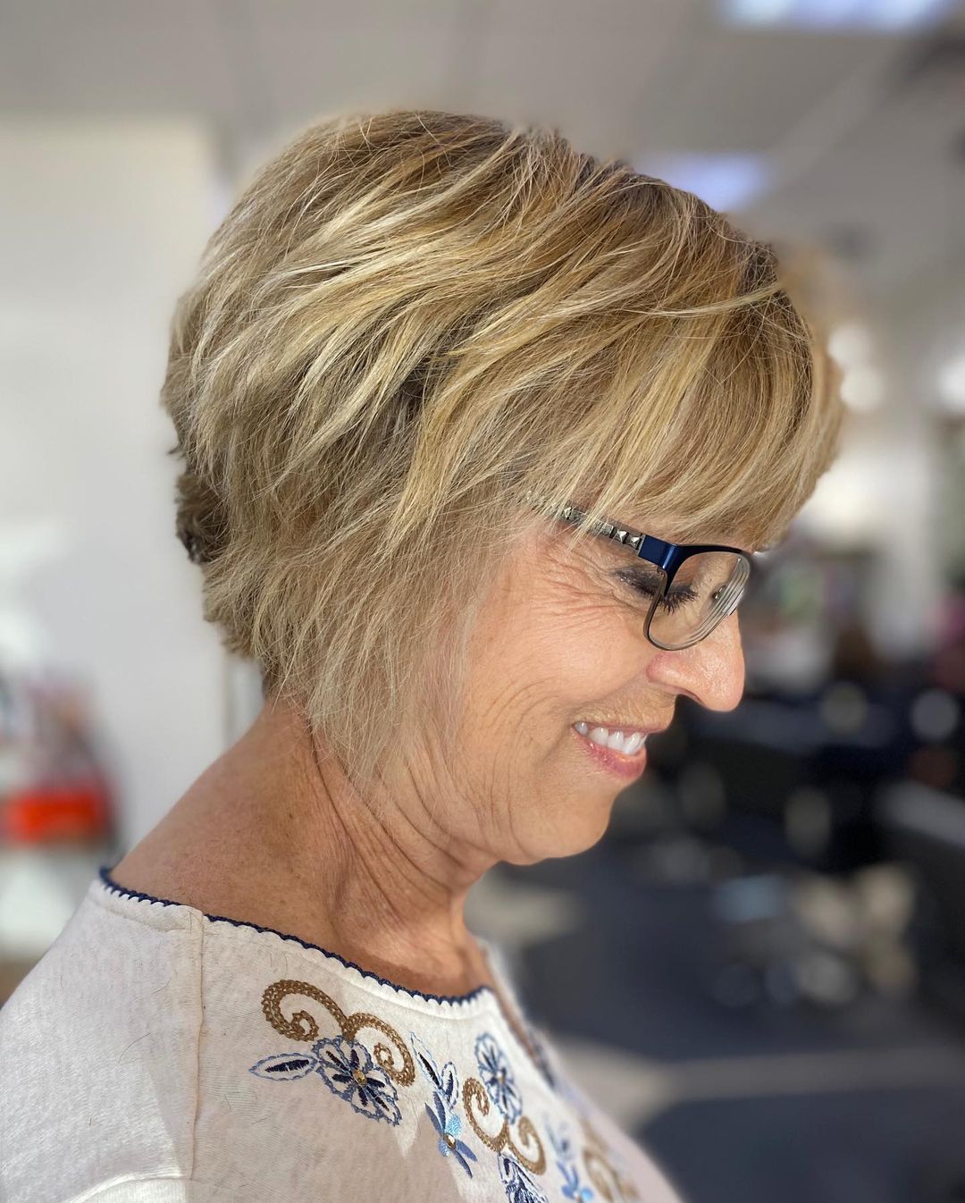 18 Modern Haircuts for Women Over 70 to Look Younger