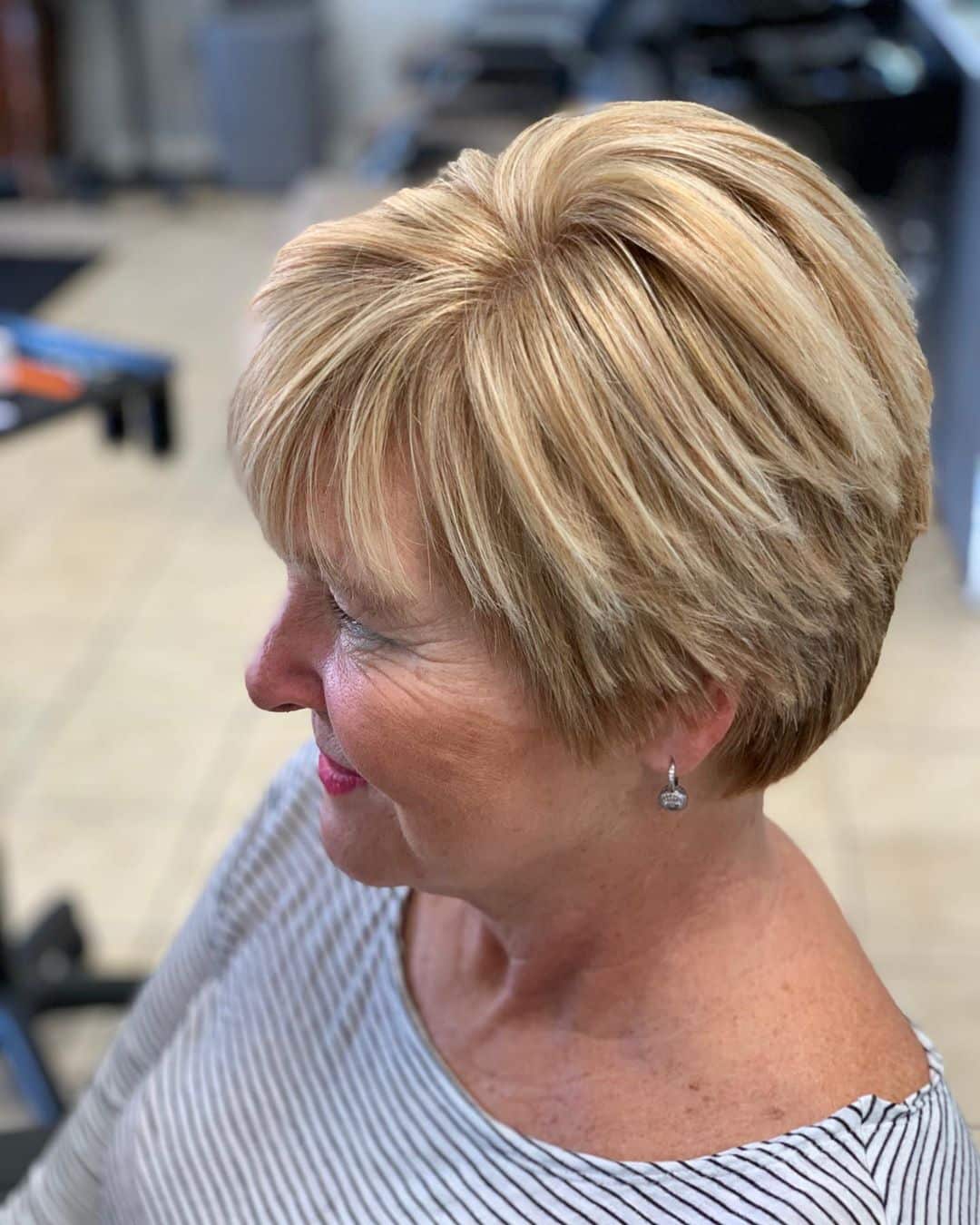 18 Modern Haircuts for Women Over 70 to Look Younger