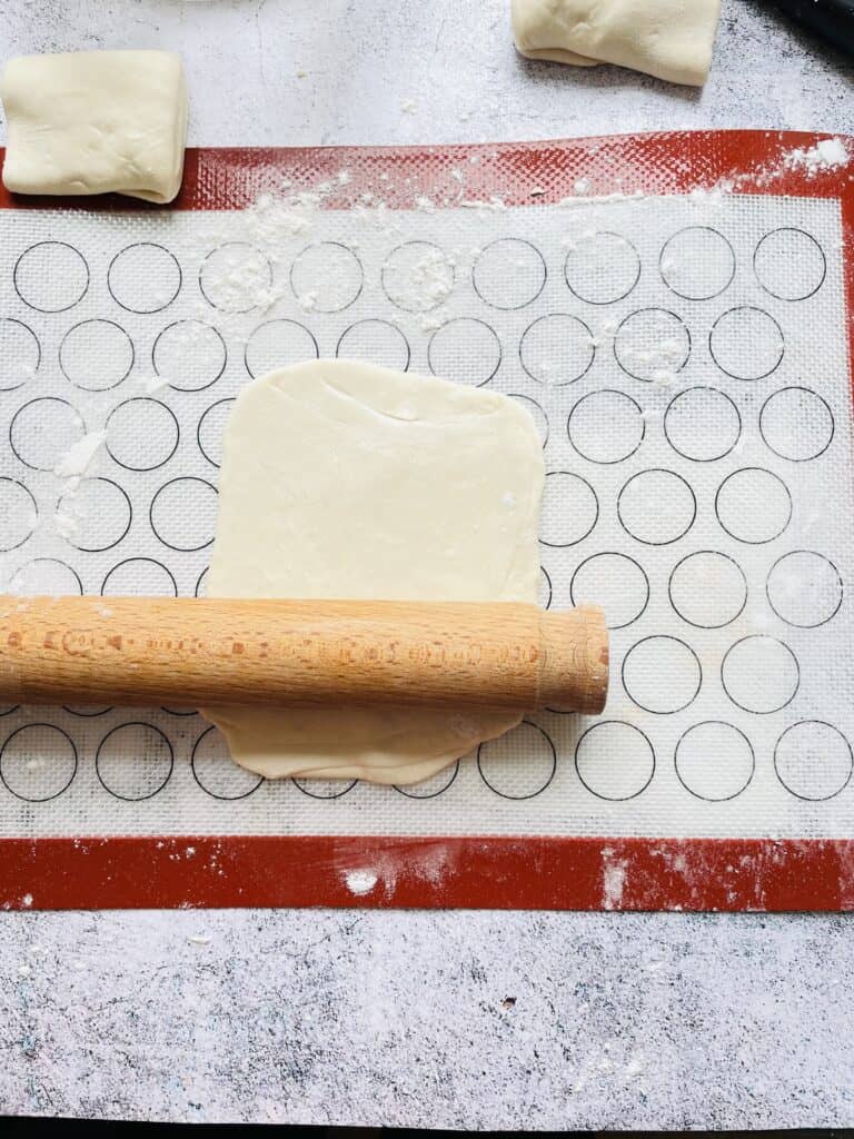 Rolling pin and dough