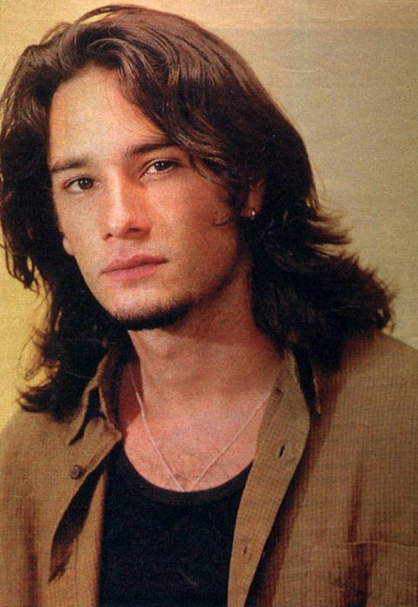 Rodrigo Santoro Looking Like Keanu Reeves Wallpaper