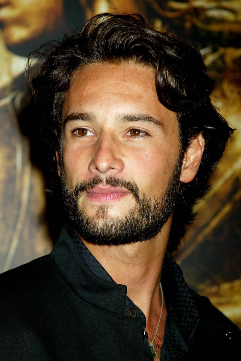 Rodrigo Santoro Wavy Hair Wallpaper