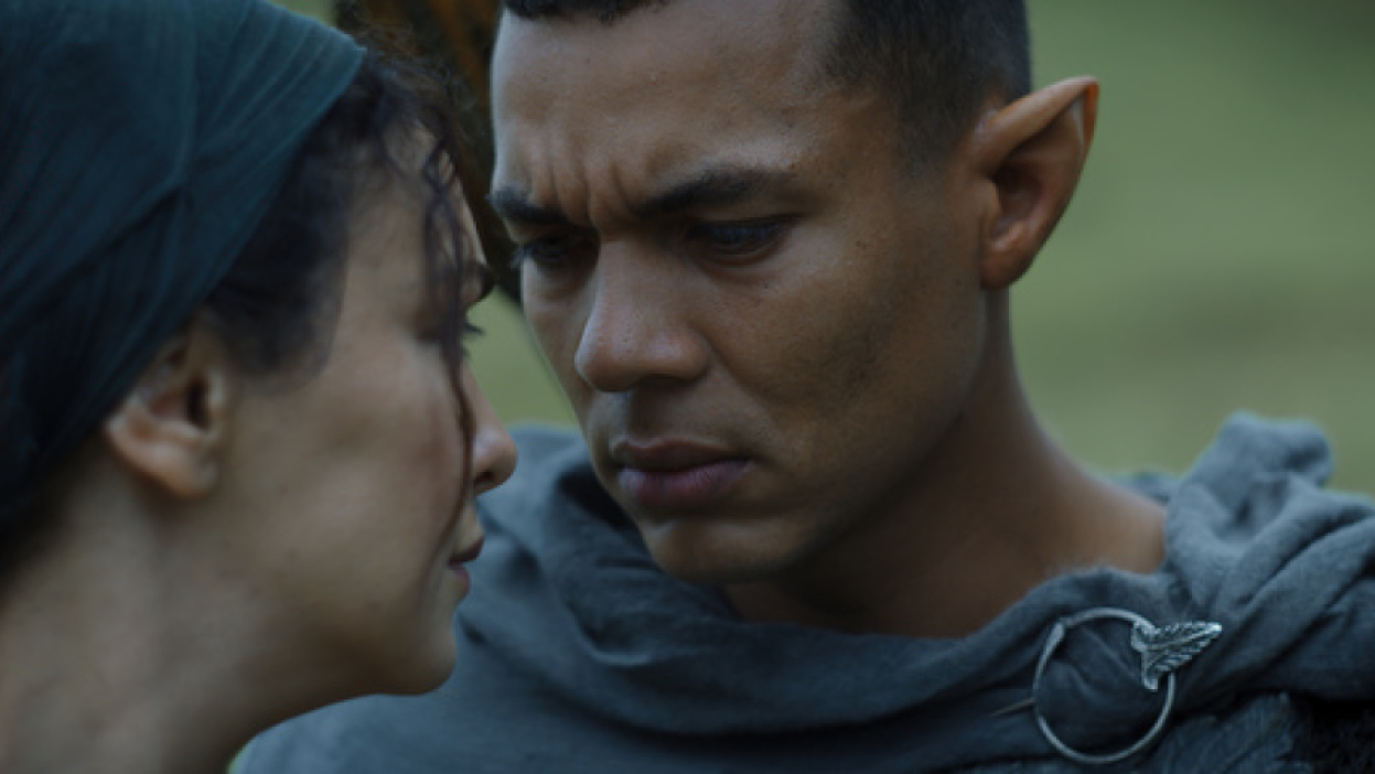 Nazanin Boniadi (Bronwyn), Ismael Cruz Córdova (Arondir) in a still from the series.