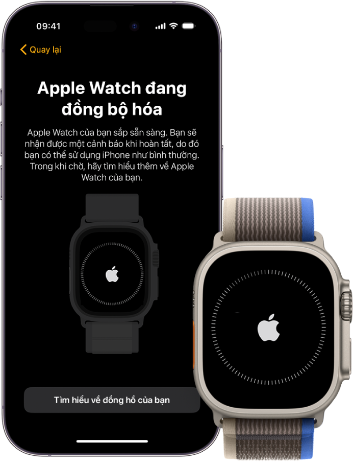 Một iPhone và Apple Watch Ultra đang hiển thị các màn hình đồng bộ hóa của chúng.