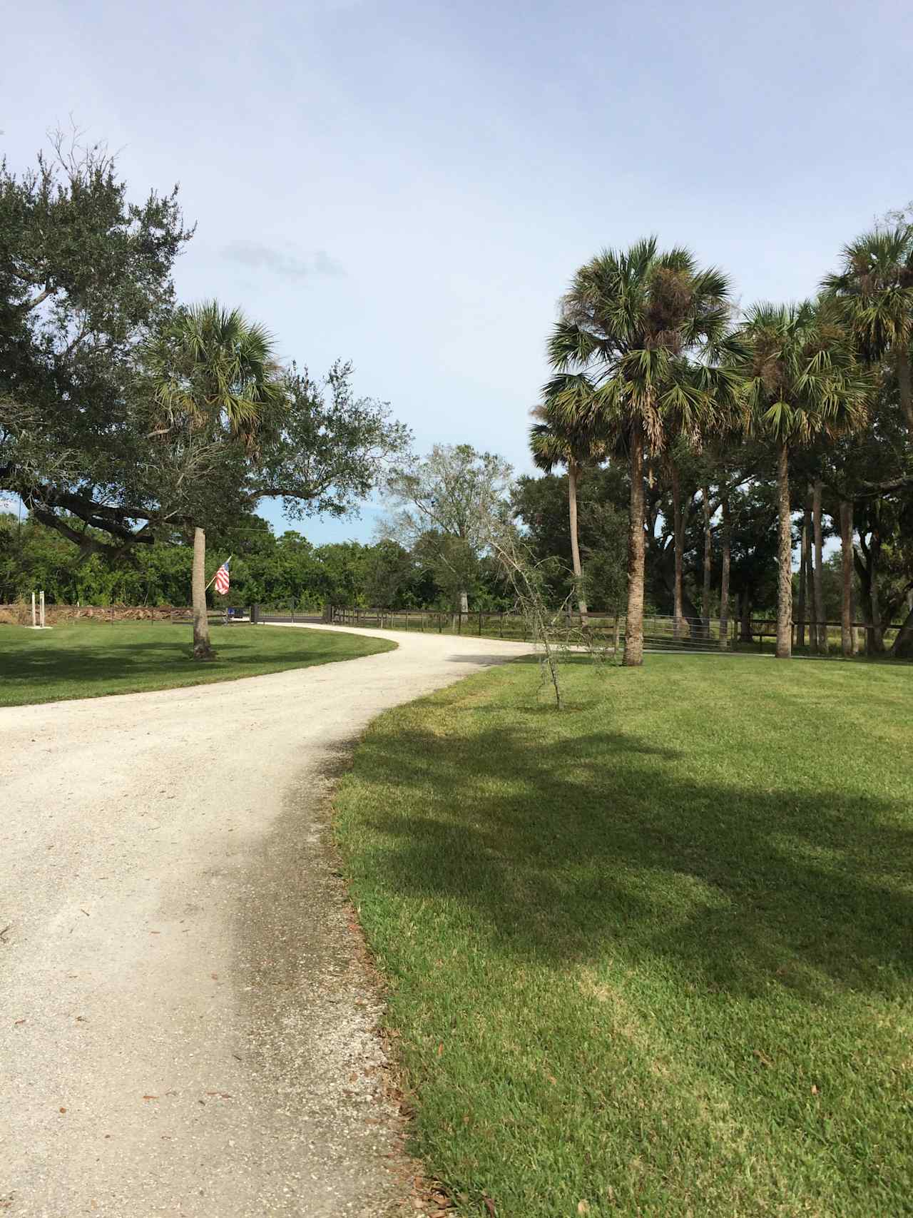 Plenty of Parking area for a horse trailer available