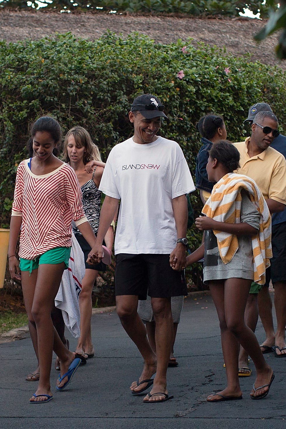 president obama wearing flip-flops