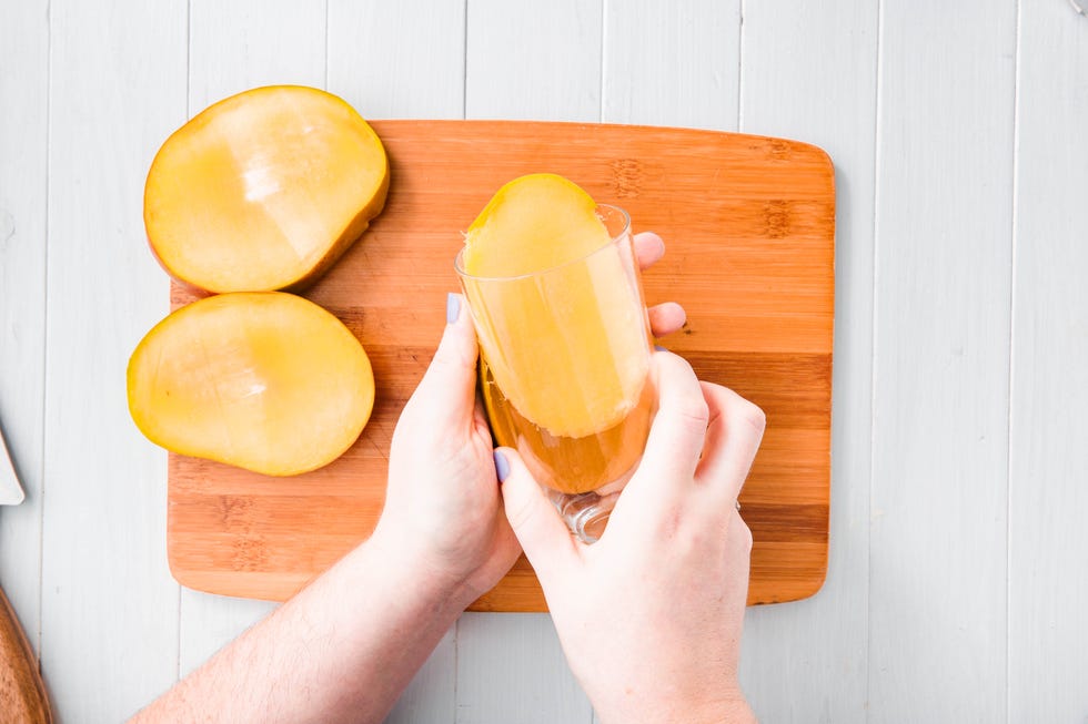 how-to-peel-a-mango