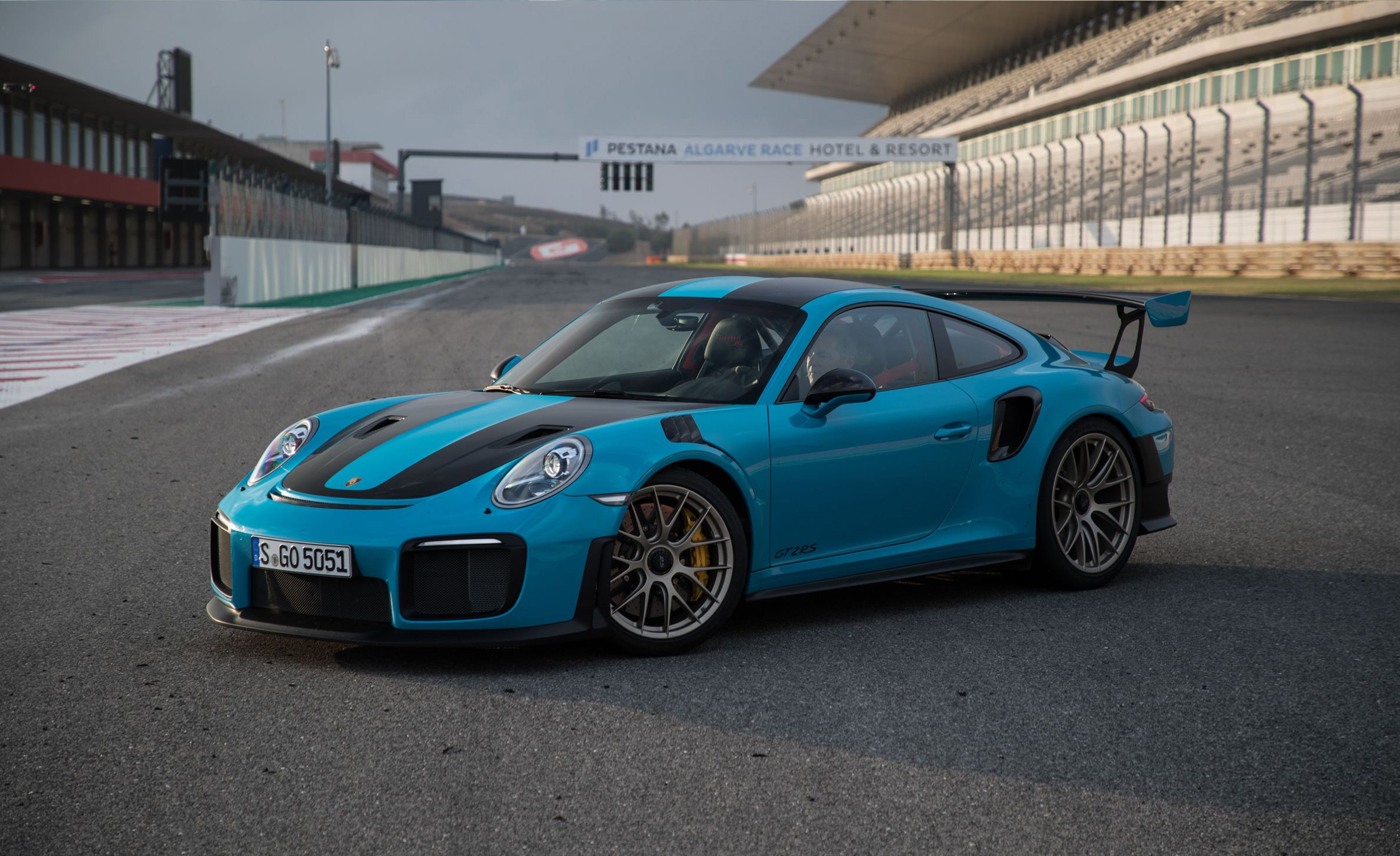 2019 Porsche 911 GT2 RS Reviews | Porsche 911 GT2 RS Price, Photos, and ...