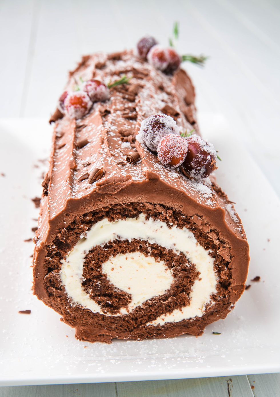 dish, food, cuisine, swiss roll, yule log, dessert, buttercream, roulade, baked goods, ingredient,