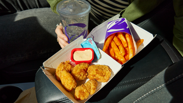 taco bell chicken nuggets, fries, and hidden valley ranch dipping sauce