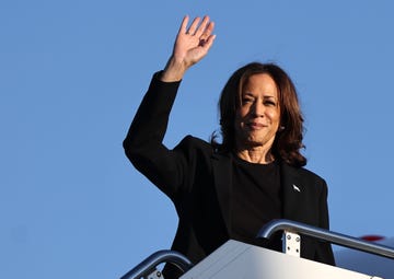 vice president harris visits north carolina to assess hurricane response