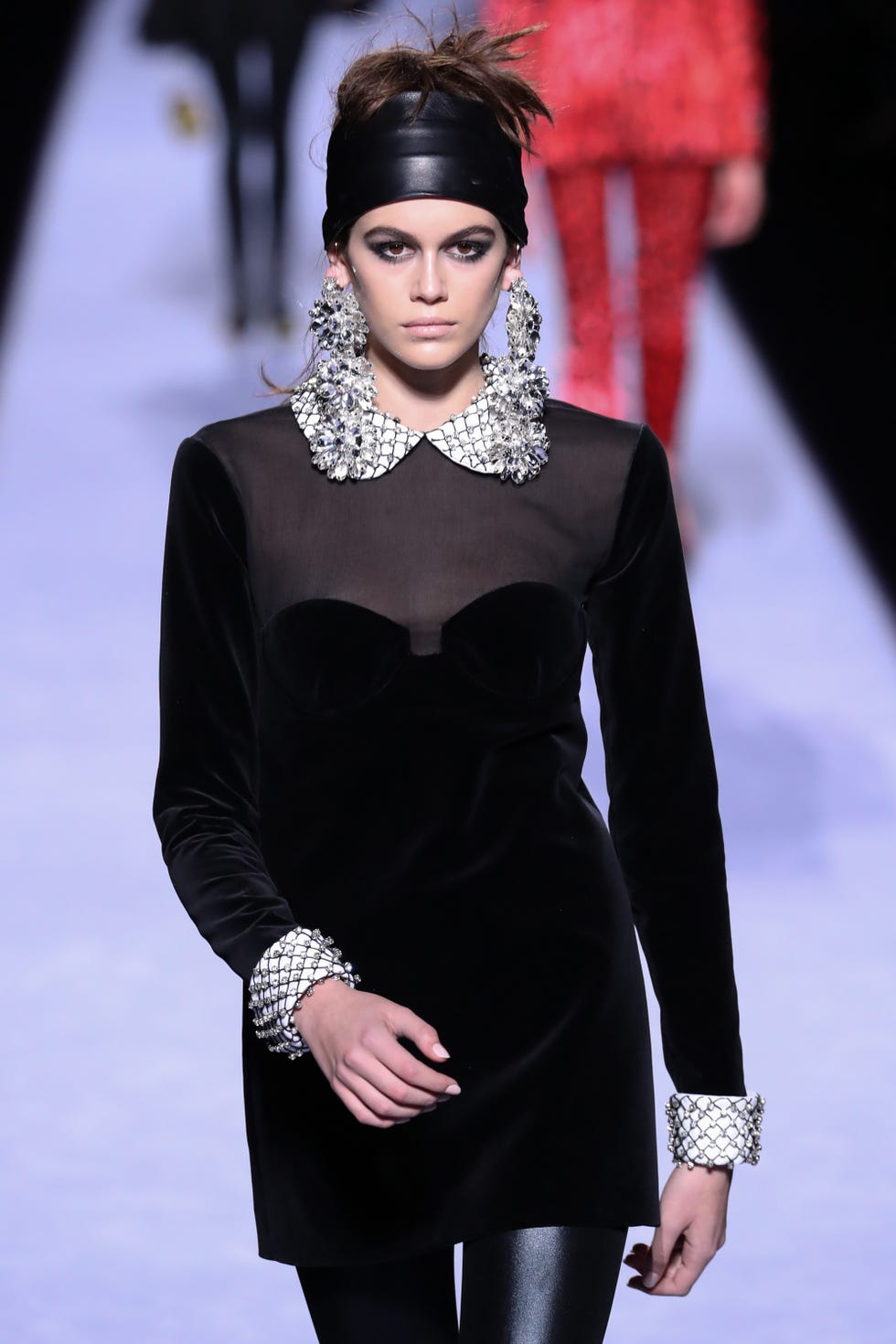 Fashion model, Fashion, Fashion show, Clothing, Runway, Neck, Dress, Beauty, Shoulder, Haute couture, 