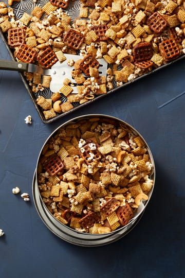 cinnamon sugar party mix