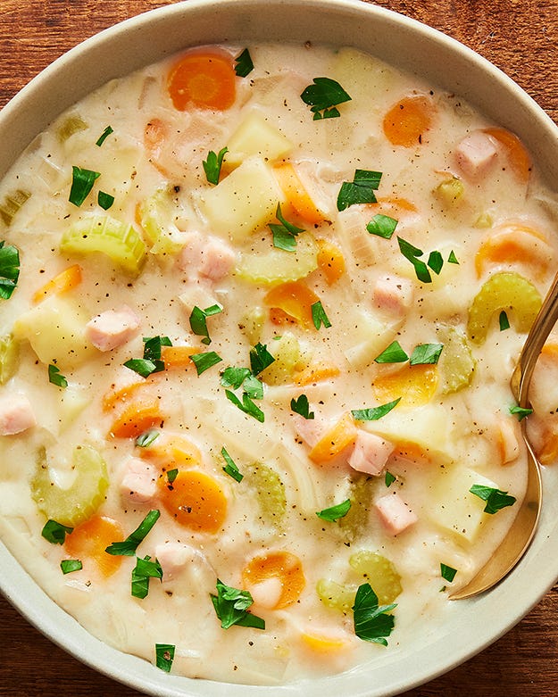 close up of creamy ham and potato soup