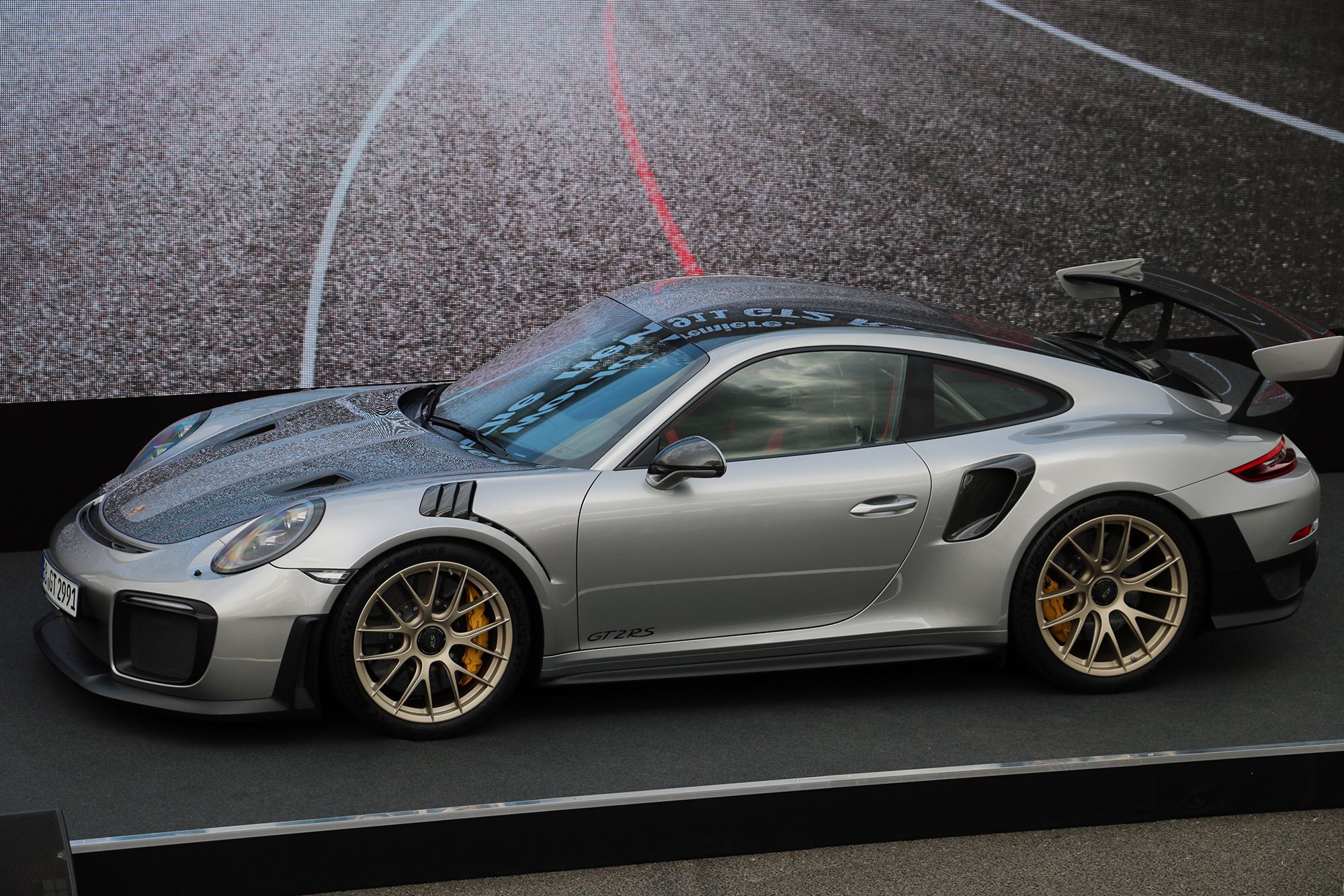 Porsche 911 GT2 RS MR: What You Get And How Much It Costs, 44% OFF