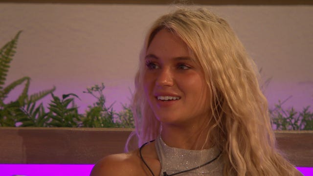 Love Island Day 30 - Lucie Donlan